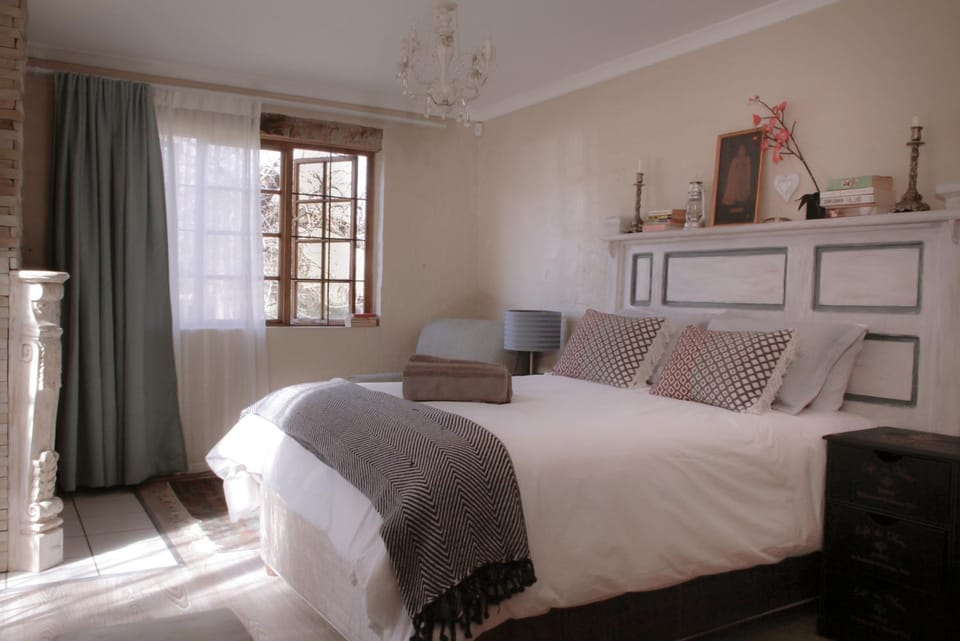 Day, Photo of the whole room, Bedroom, Garden view