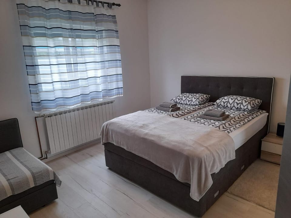 KE-TO Zagreb Airport Rooms Bed and Breakfast in Slovenia