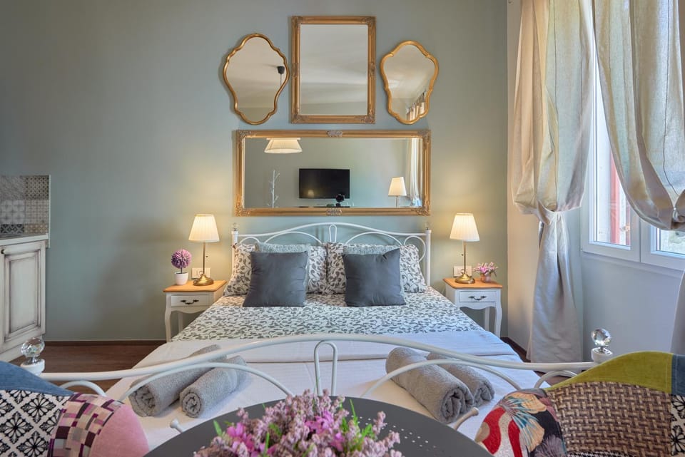 Old City Romanitic Studios 1 with FREE private parking Apartment in Pula