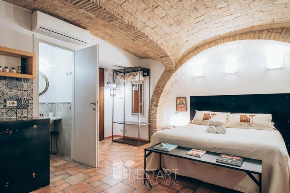 Bed, Kitchen or kitchenette, Photo of the whole room, Bedroom, wardrobe