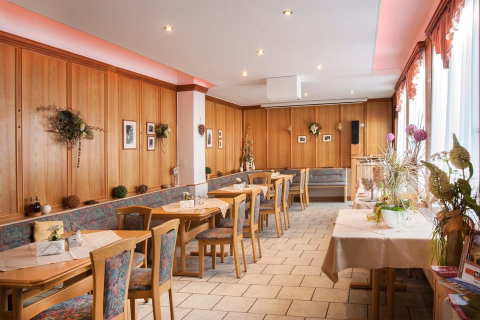Restaurant/places to eat, Breakfast