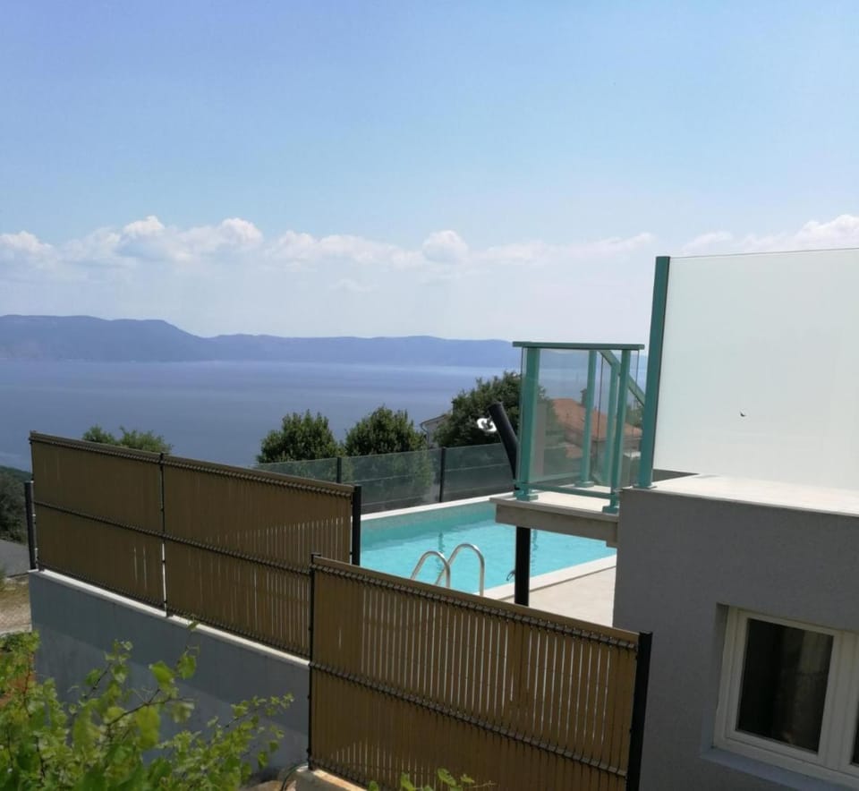 Balcony/Terrace, Pool view, Sea view