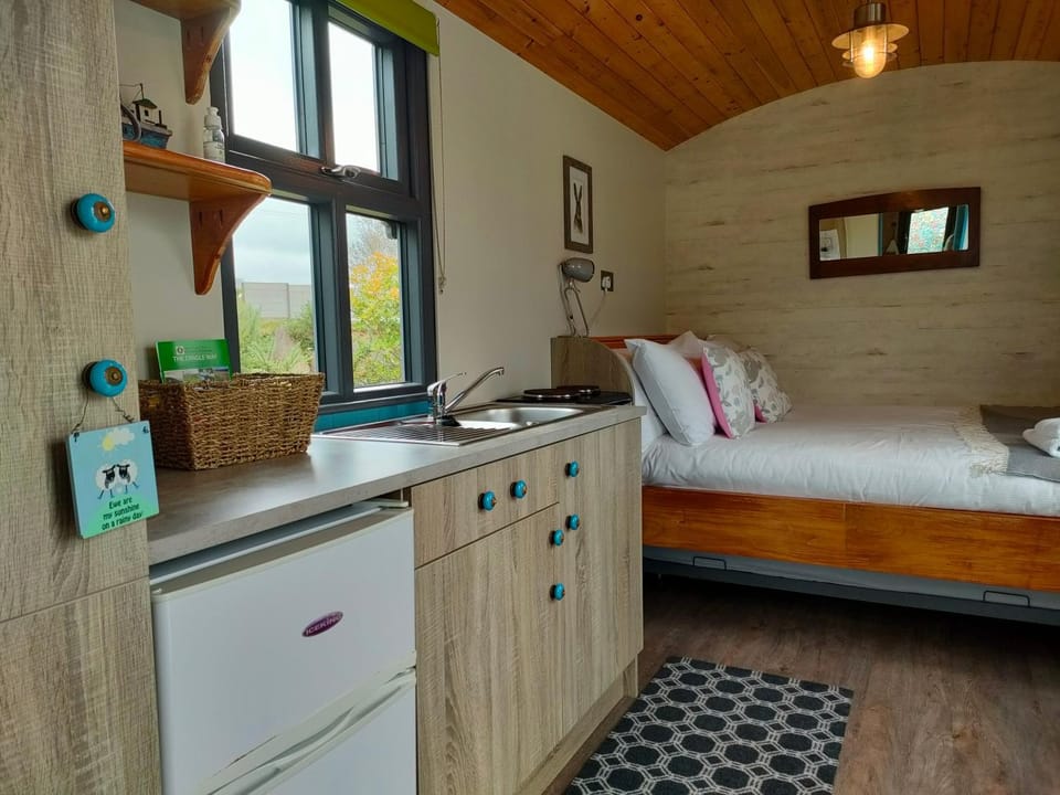 Dingle Way Glamping Annascaul Bed and Breakfast in County Kerry
