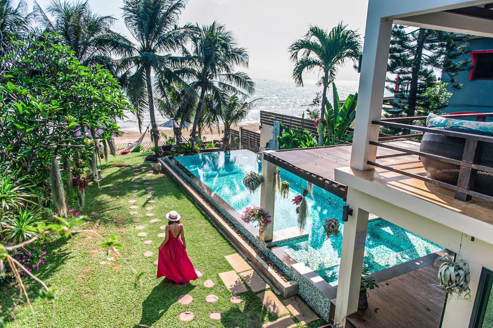 People, Pool view