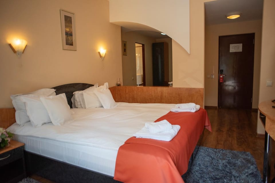 Bed, Photo of the whole room