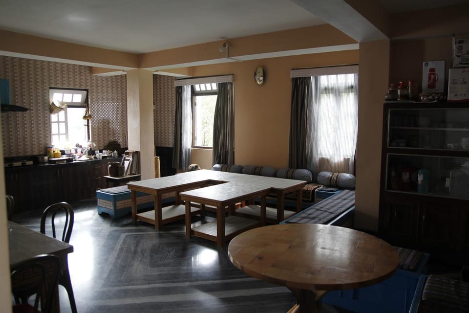Restaurant/places to eat, Communal kitchen