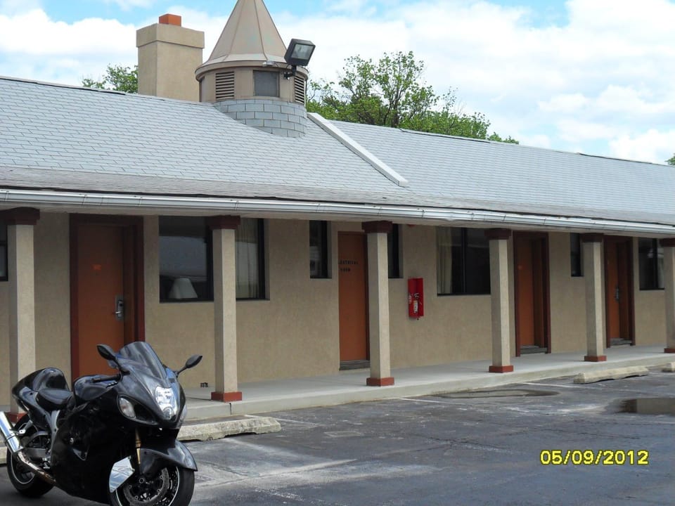 Red Carpet Inn Brooklawn Motel in Brooklawn
