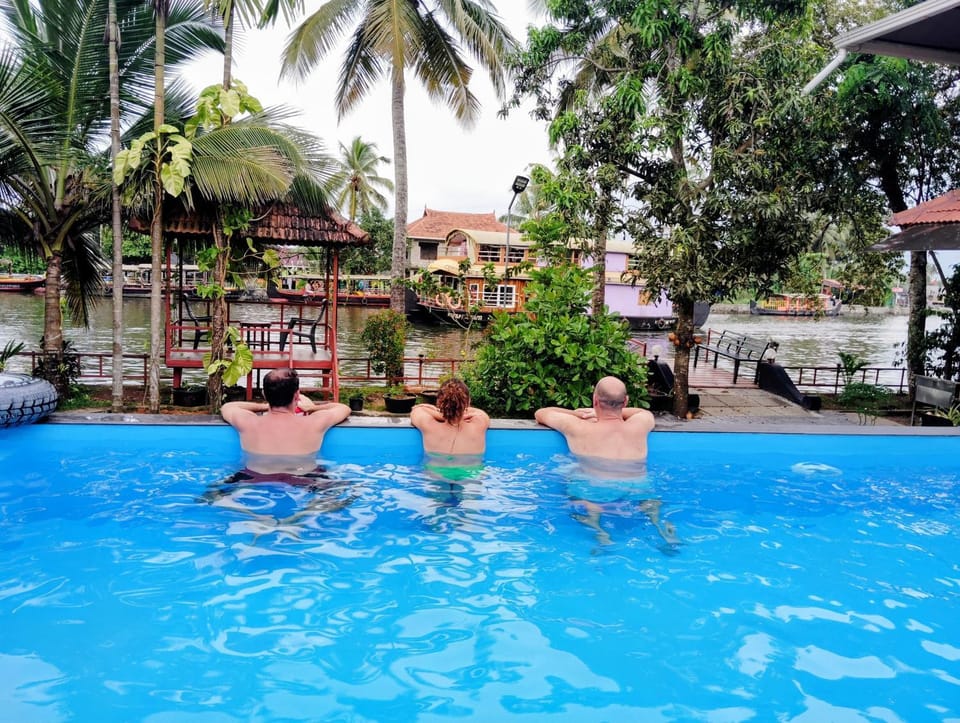 The Lake Paradise Boutique Resort Bed and Breakfast in Alappuzha