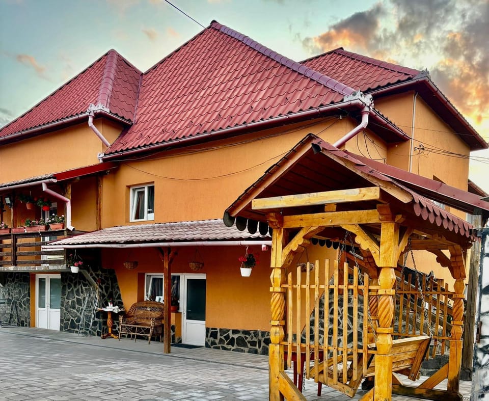 Pensiunea Brezu Bed and Breakfast in Romania
