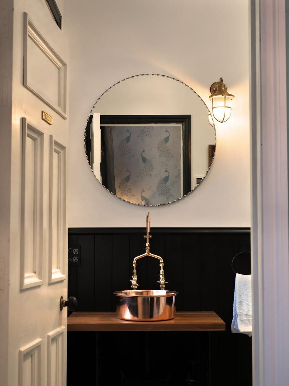 Bathroom, Decorative detail