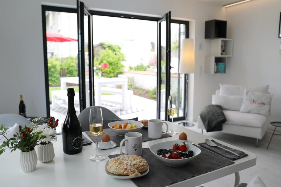 Dining area, Garden view