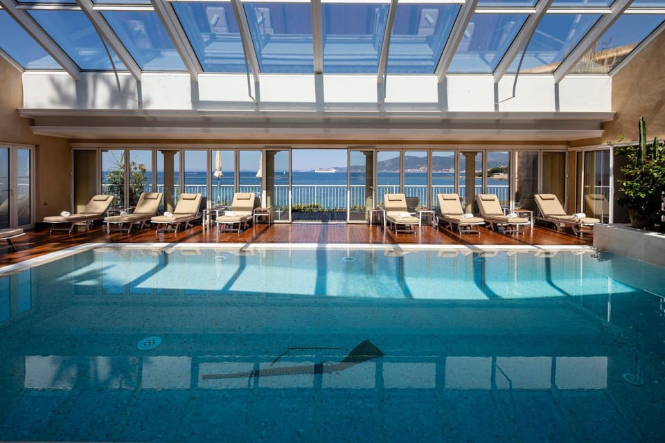 Swimming pool, Swimming pool