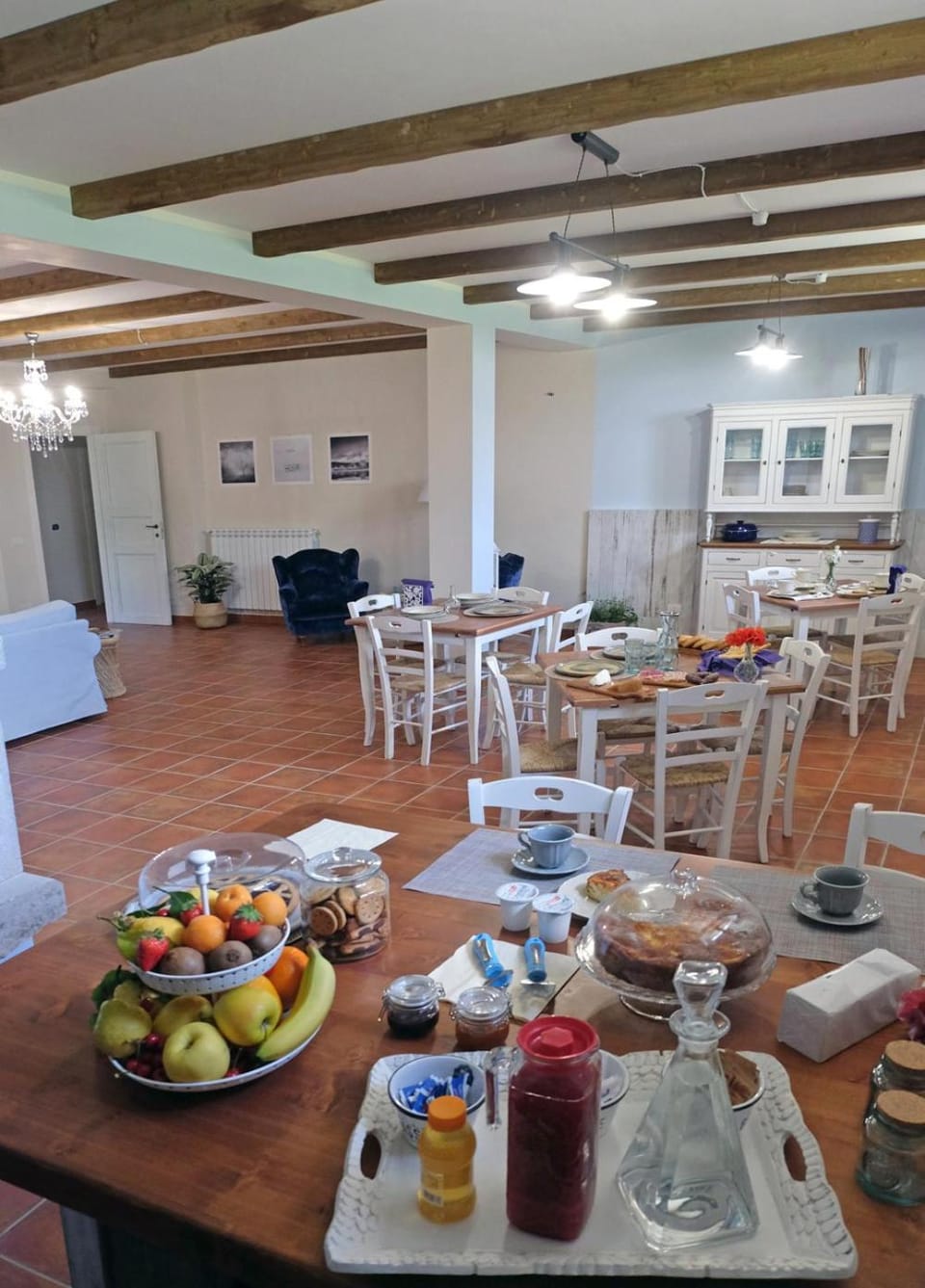 Communal lounge/ TV room, Kitchen or kitchenette, Kitchen or kitchenette, Dining area, Communal kitchen, On site, Breakfast, Italian breakfast, Non alcoholic drinks, stove