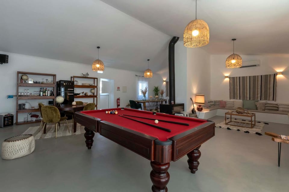 Billiard, Lounge or bar