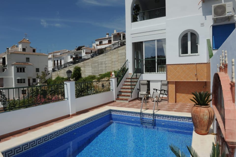 Balcony/Terrace, Mountain view, River view, Sea view