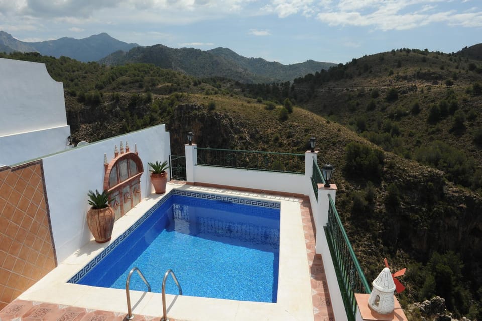 Balcony/Terrace, Swimming pool