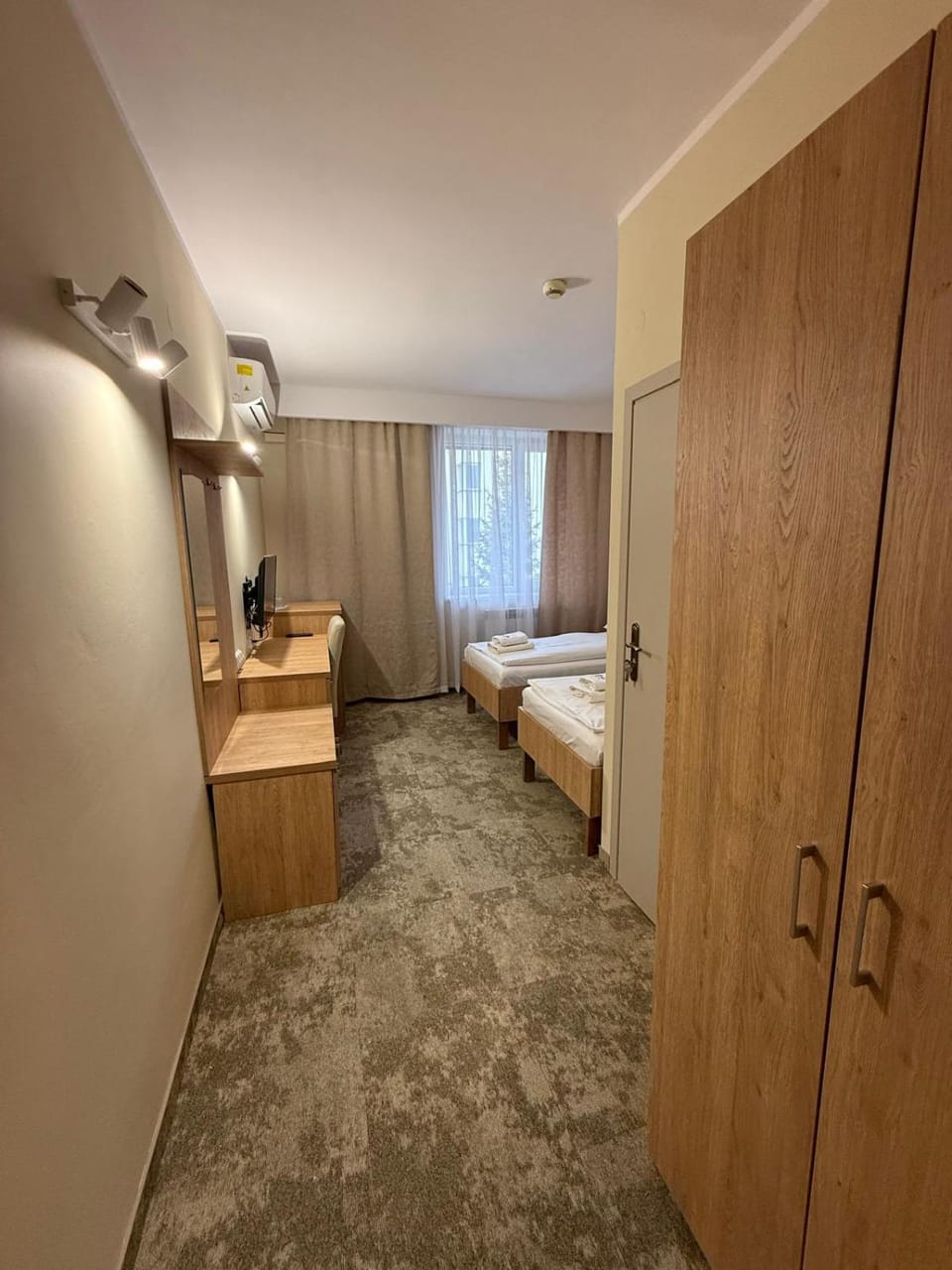 Bed, Photo of the whole room, Bedroom, wardrobe