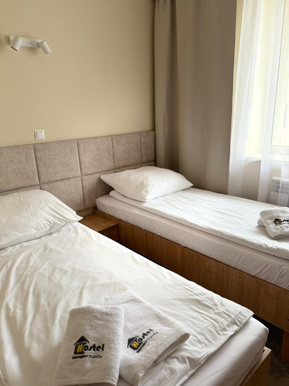 Bed, Photo of the whole room, towels