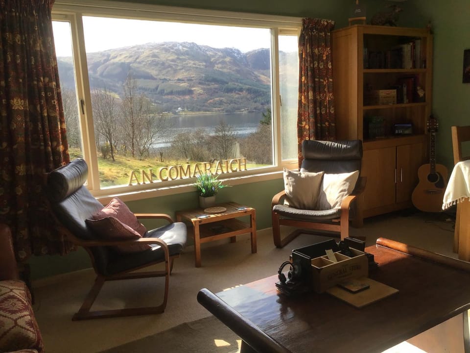 View (from property/room), Living room, Seating area, Garden view, Garden view, Lake view, Mountain view