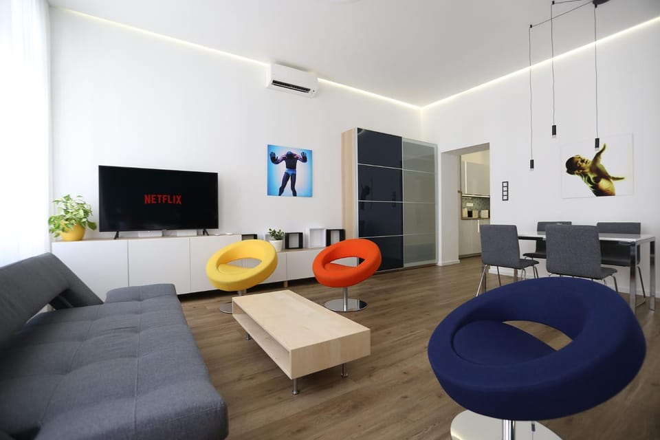 TV and multimedia, Living room, Seating area