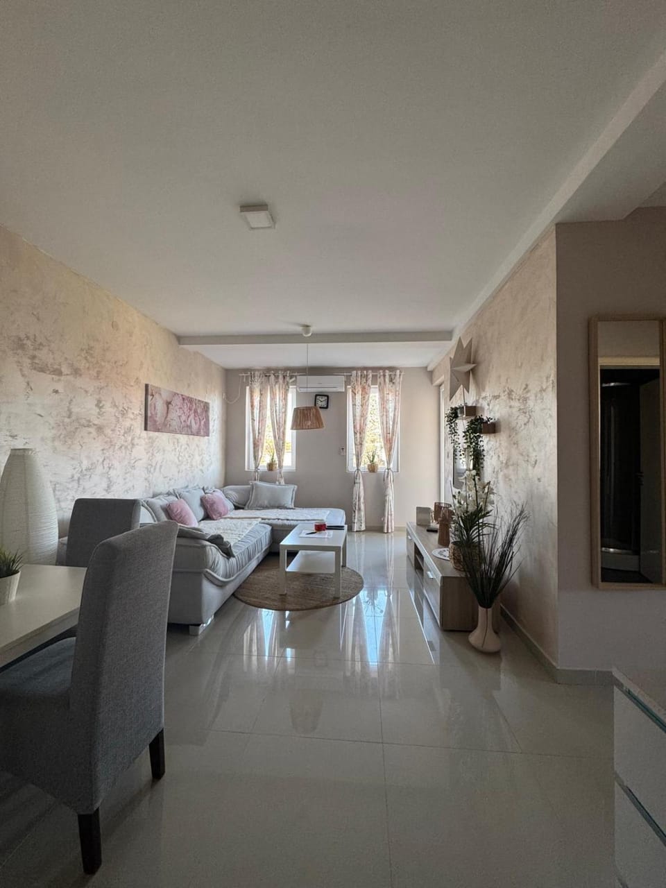 TV and multimedia, Living room, Photo of the whole room, Seating area