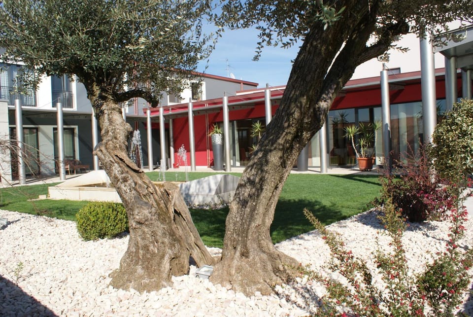 Facade/entrance, Garden view