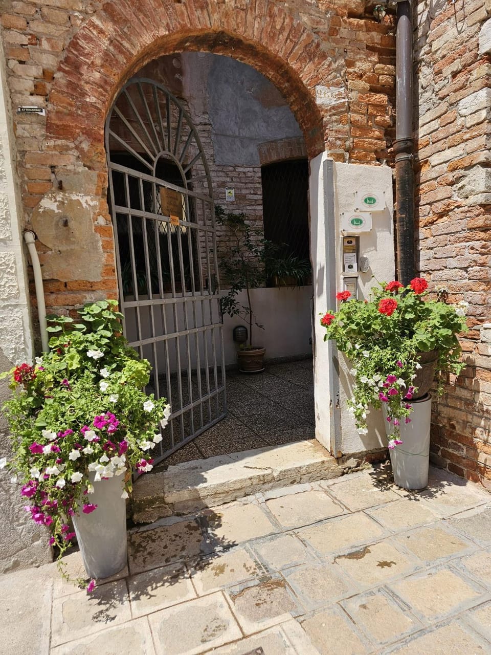 Property building, Facade/entrance