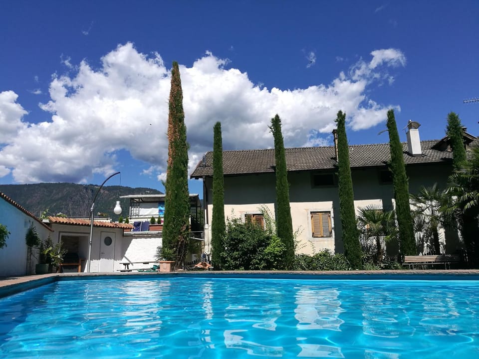 Swimming pool, Swimming pool