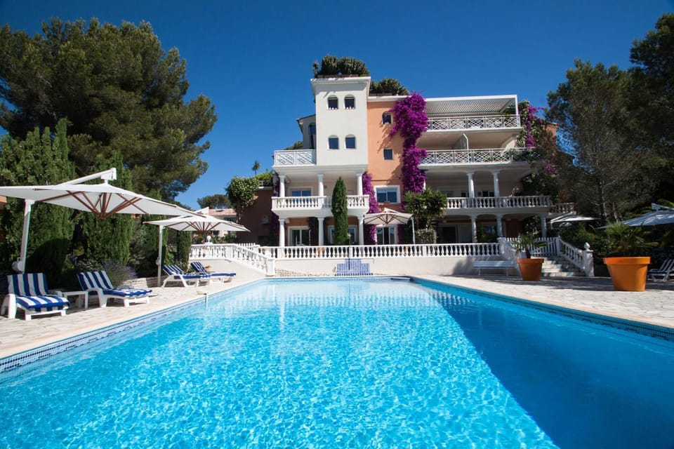Facade/entrance, Pool view