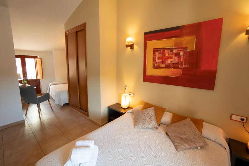 Bed, Natural landscape, Massage, Photo of the whole room, Bedroom, Mountain view
