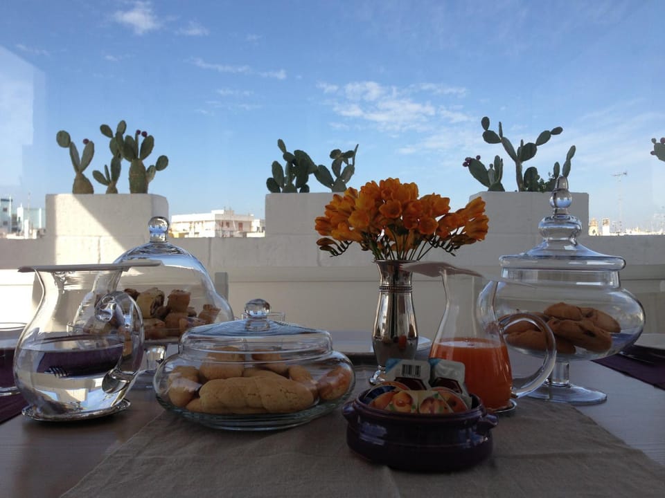 Day, View (from property/room), Balcony/Terrace, Decorative detail, Food, Drinks