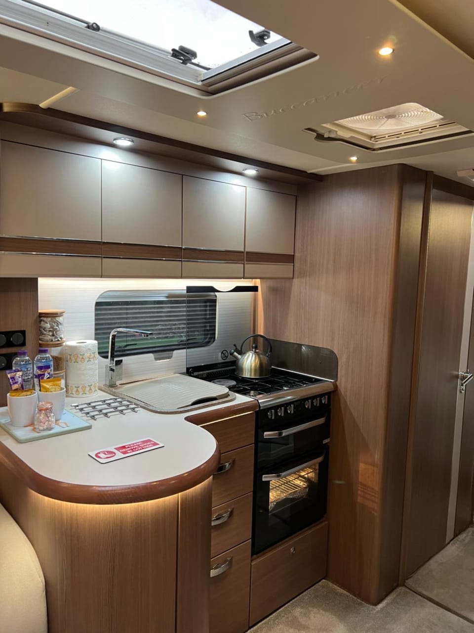 Self Contained Holiday Home Caravan House in England