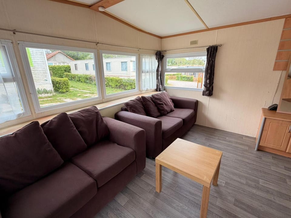 Camping La Tentation Campground/ 
RV Resort in Hauts-de-France