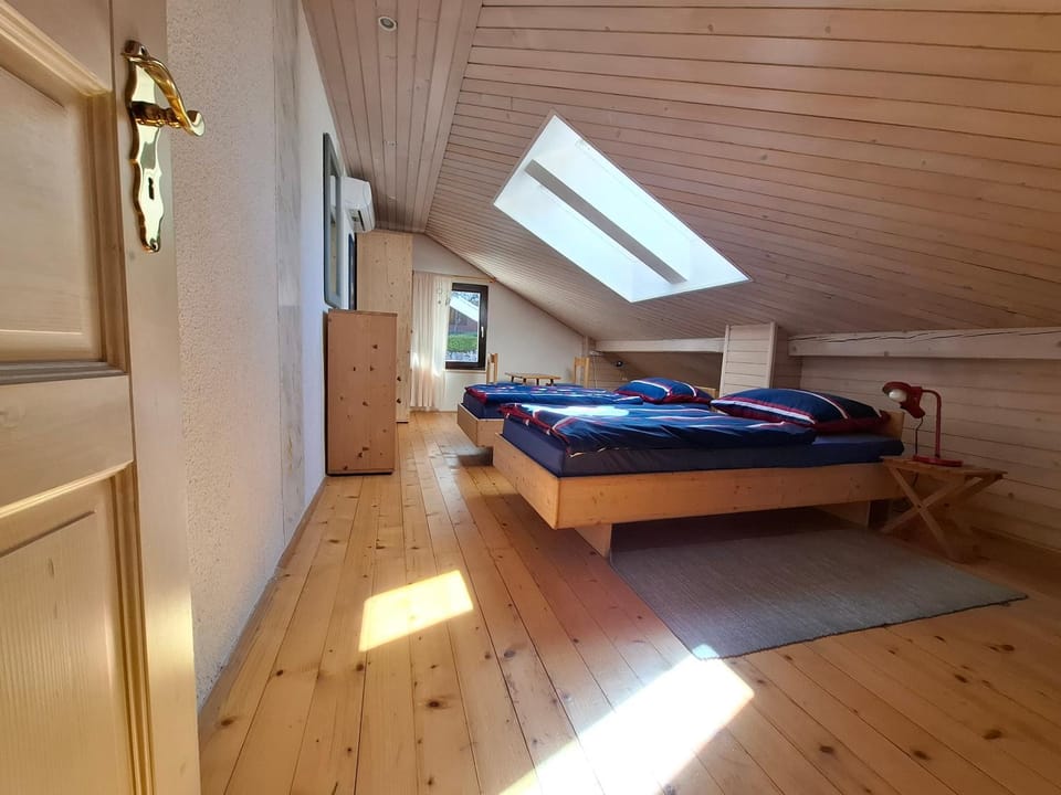 Bedroom, air conditioner