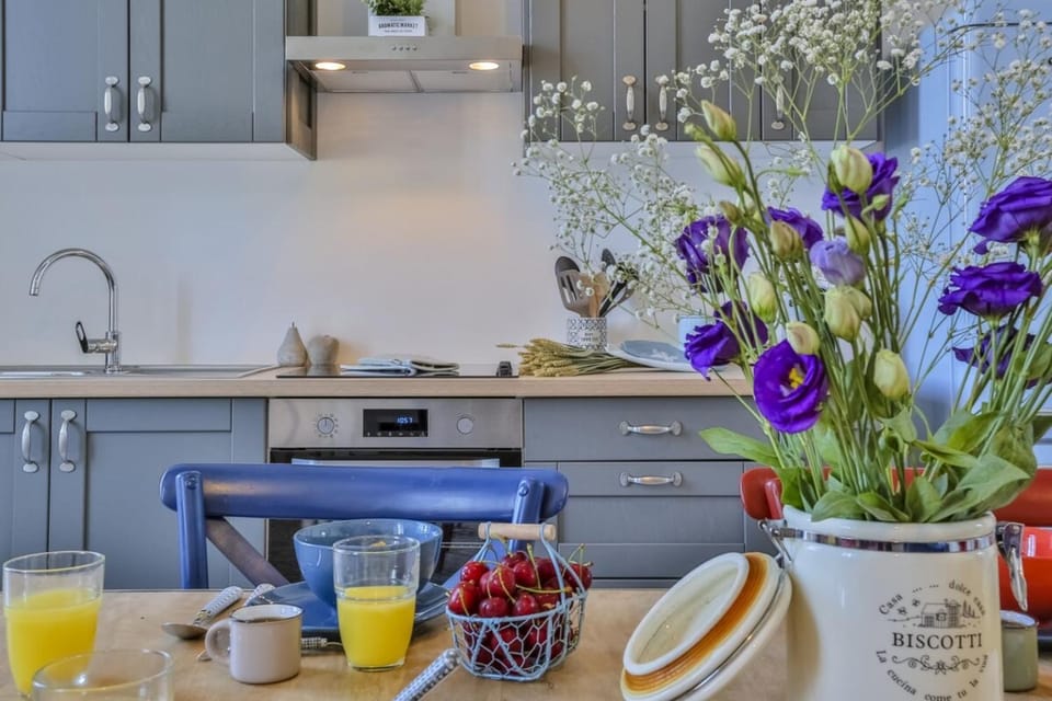 MY CASA - GARIB - Place Garibaldi - 4 bedrooms - Balcony Apartment in Nice