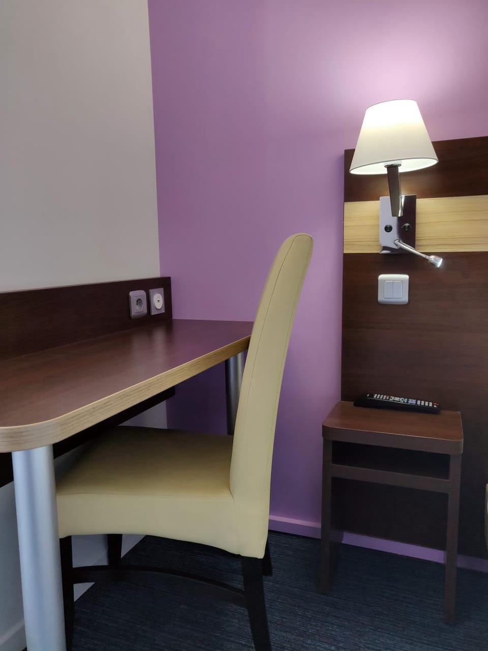 Seating area, Bedroom