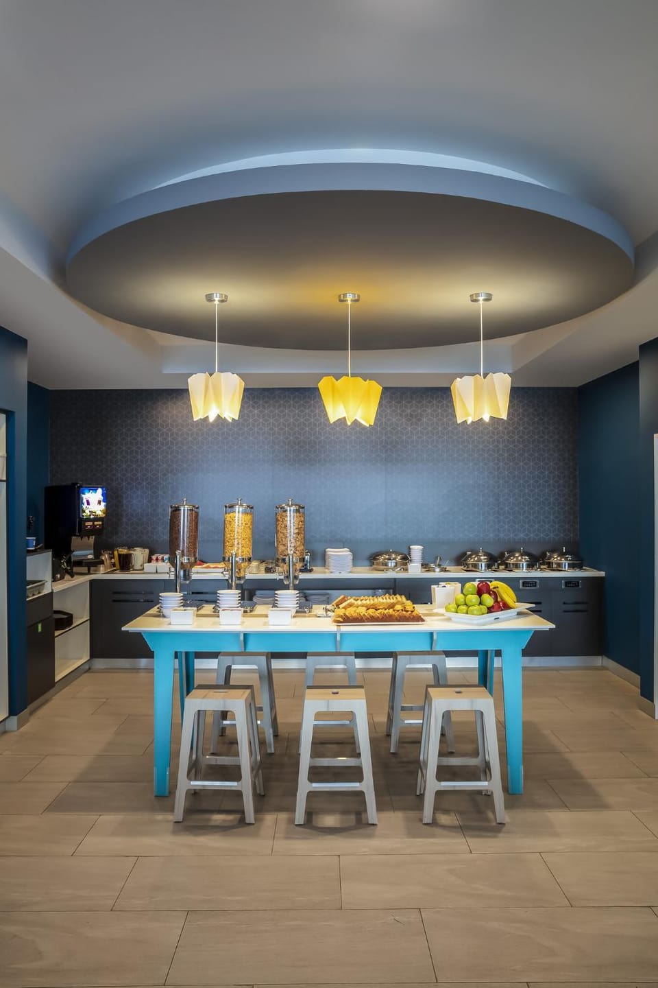 Restaurant/places to eat, Buffet breakfast