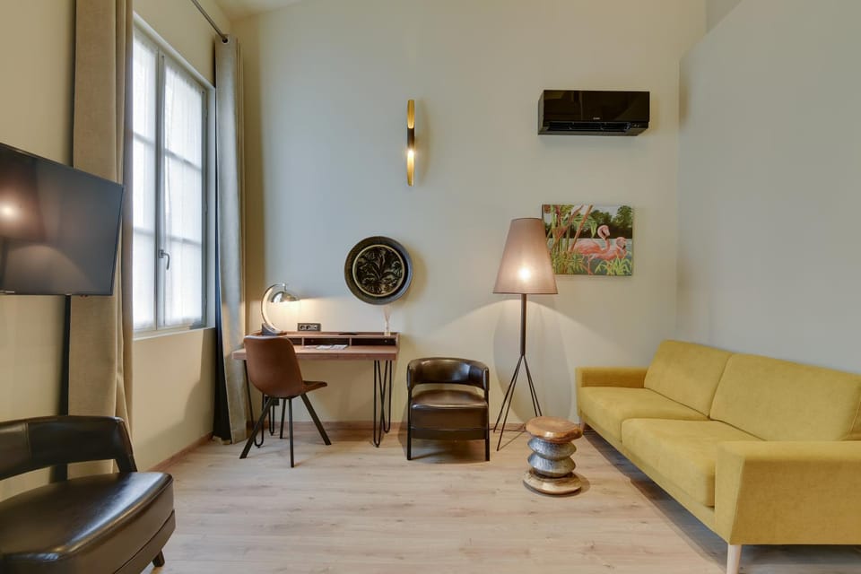 TV and multimedia, Seating area
