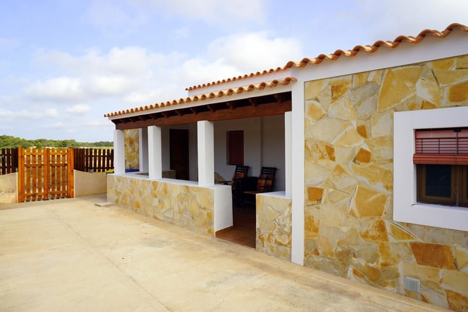 Property building, Patio, Facade/entrance