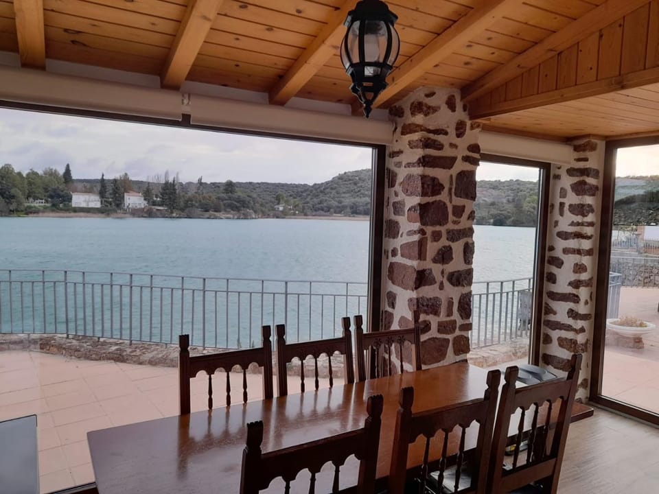 View (from property/room), Dining area, Lake view