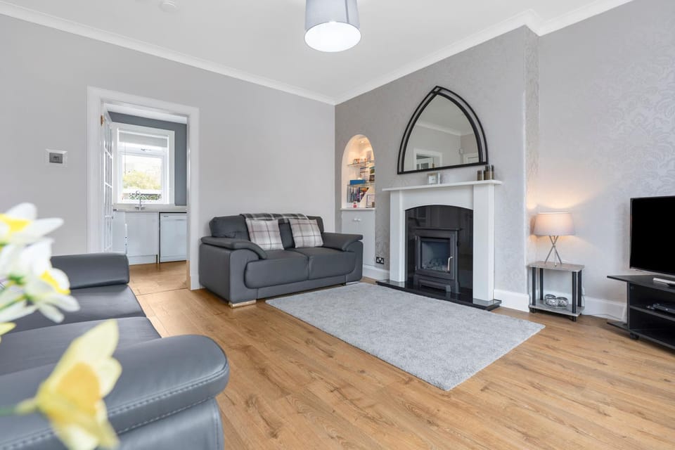 Communal lounge/ TV room, Living room, fireplace