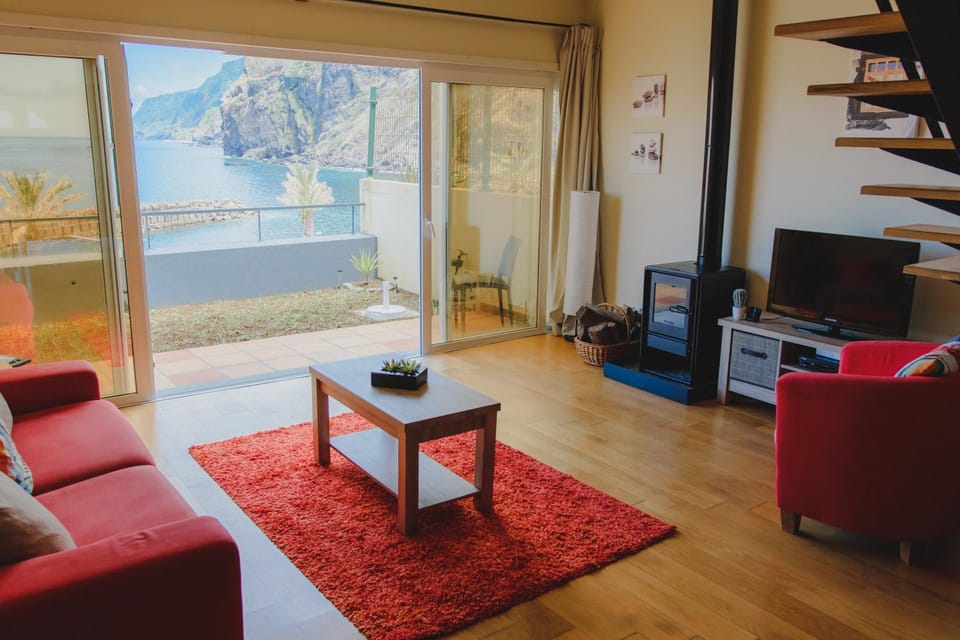 Balcony/Terrace, Living room, Mountain view, Sea view