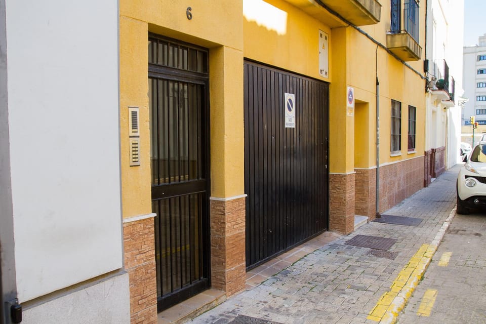 Property building, Facade/entrance