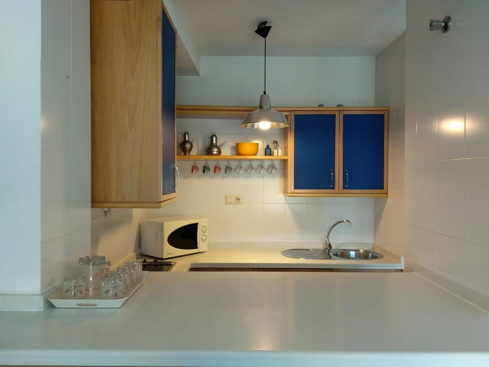 Coffee/tea facilities, Kitchen or kitchenette, Communal kitchen
