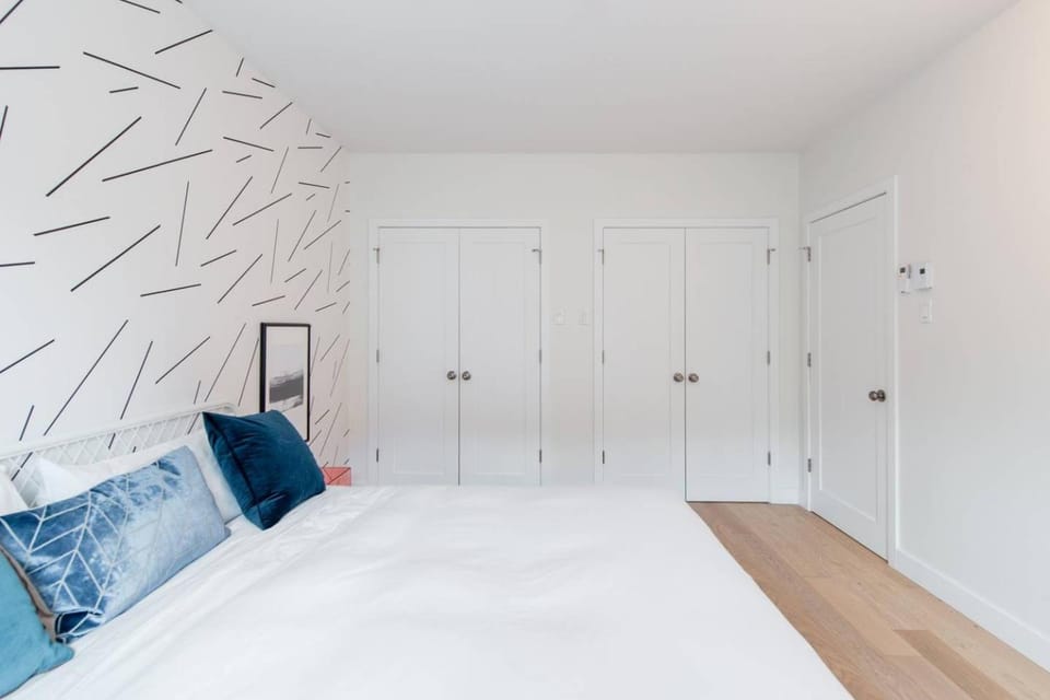 Little Italy - Montreal Contemporary Apartment Apartment in Laval