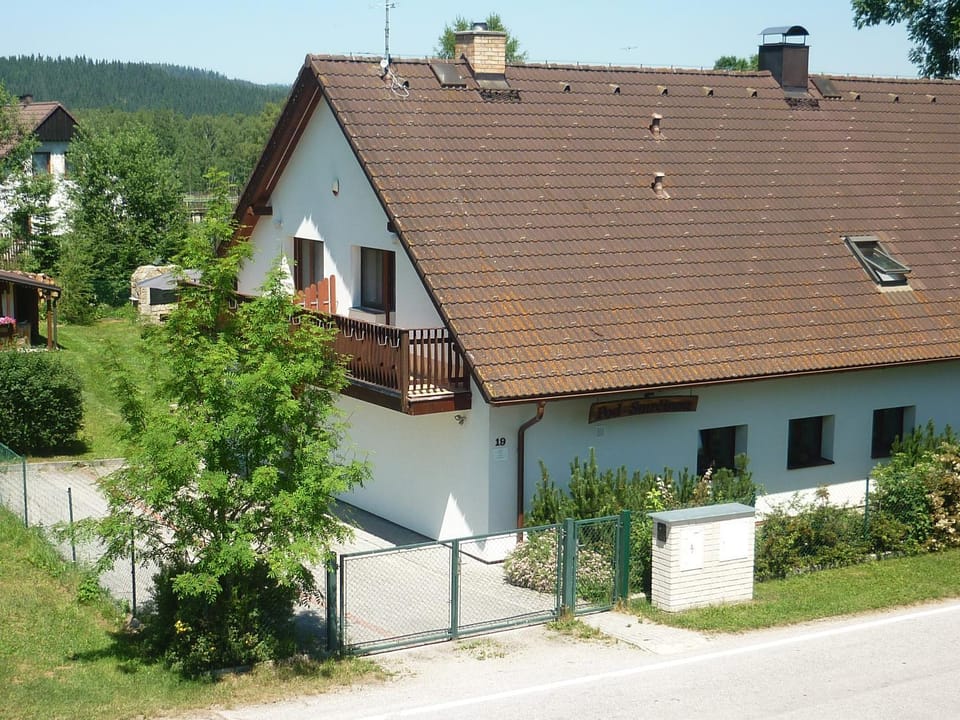 Property building, Neighbourhood