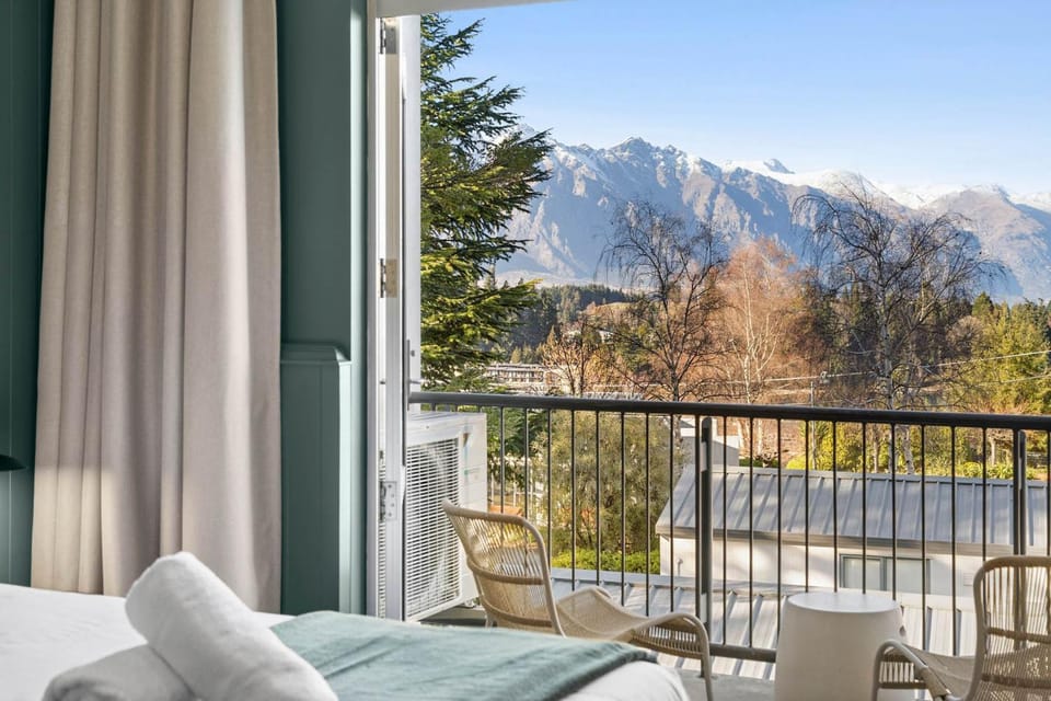 Natural landscape, Balcony/Terrace, Mountain view