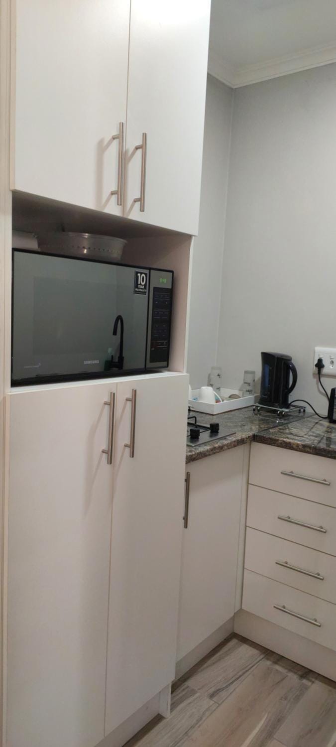 Twins Guest House Astoni Bed and Breakfast in Gauteng