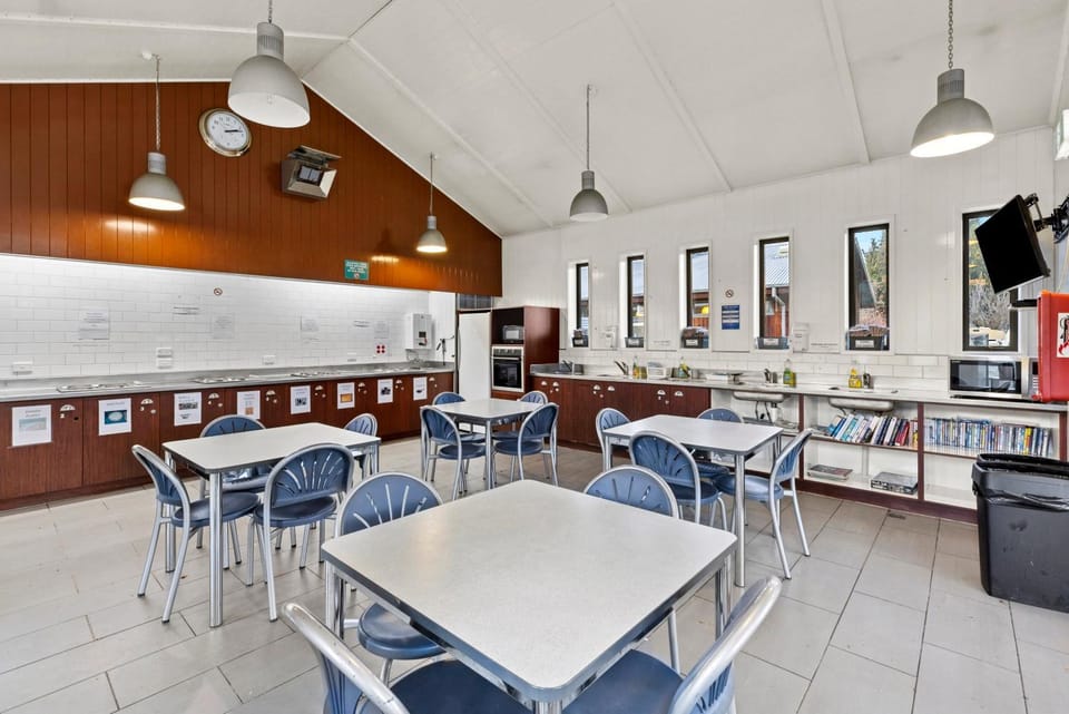 Kitchen or kitchenette, Kitchen or kitchenette, Seating area