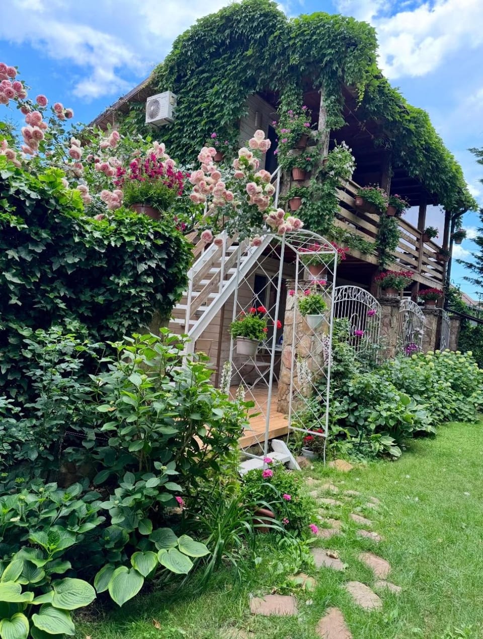 Property building, Spring, Garden